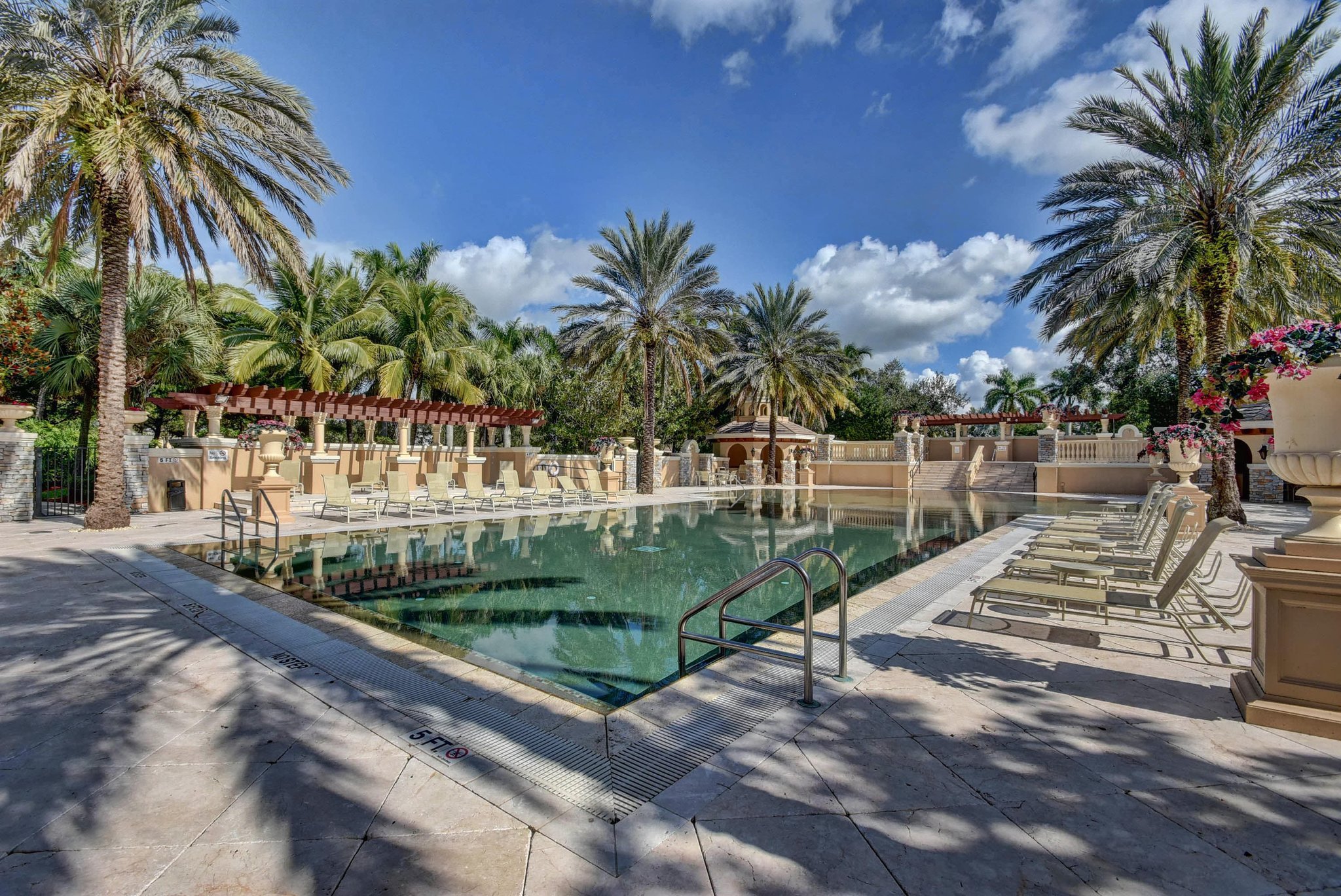 Versailles community amenity