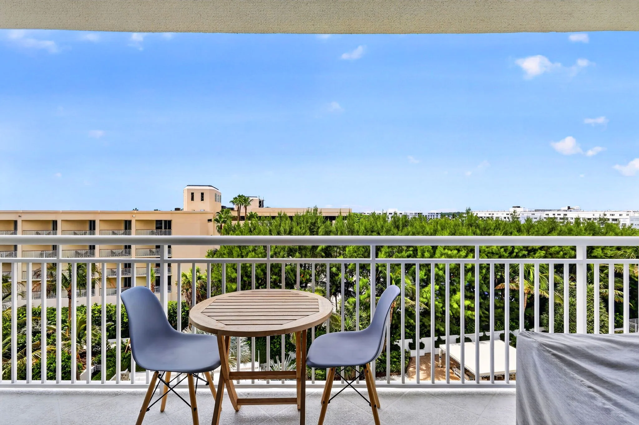 Balcony seating area