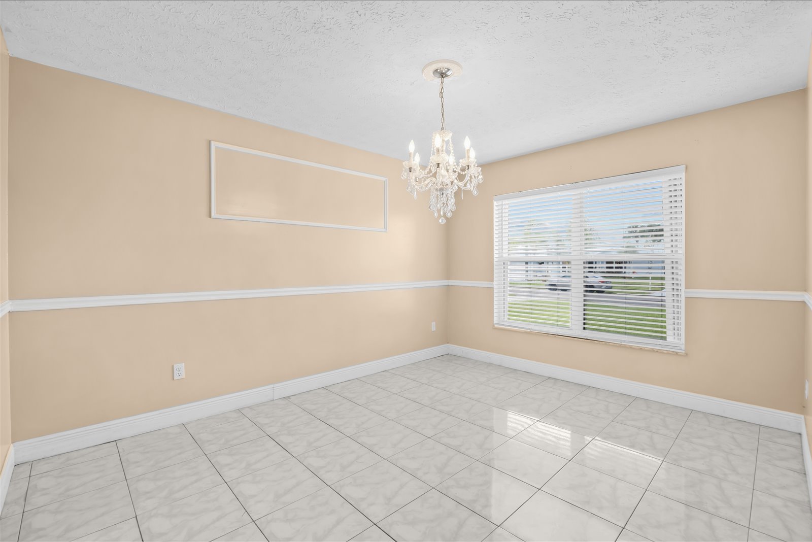 Dining area 2
