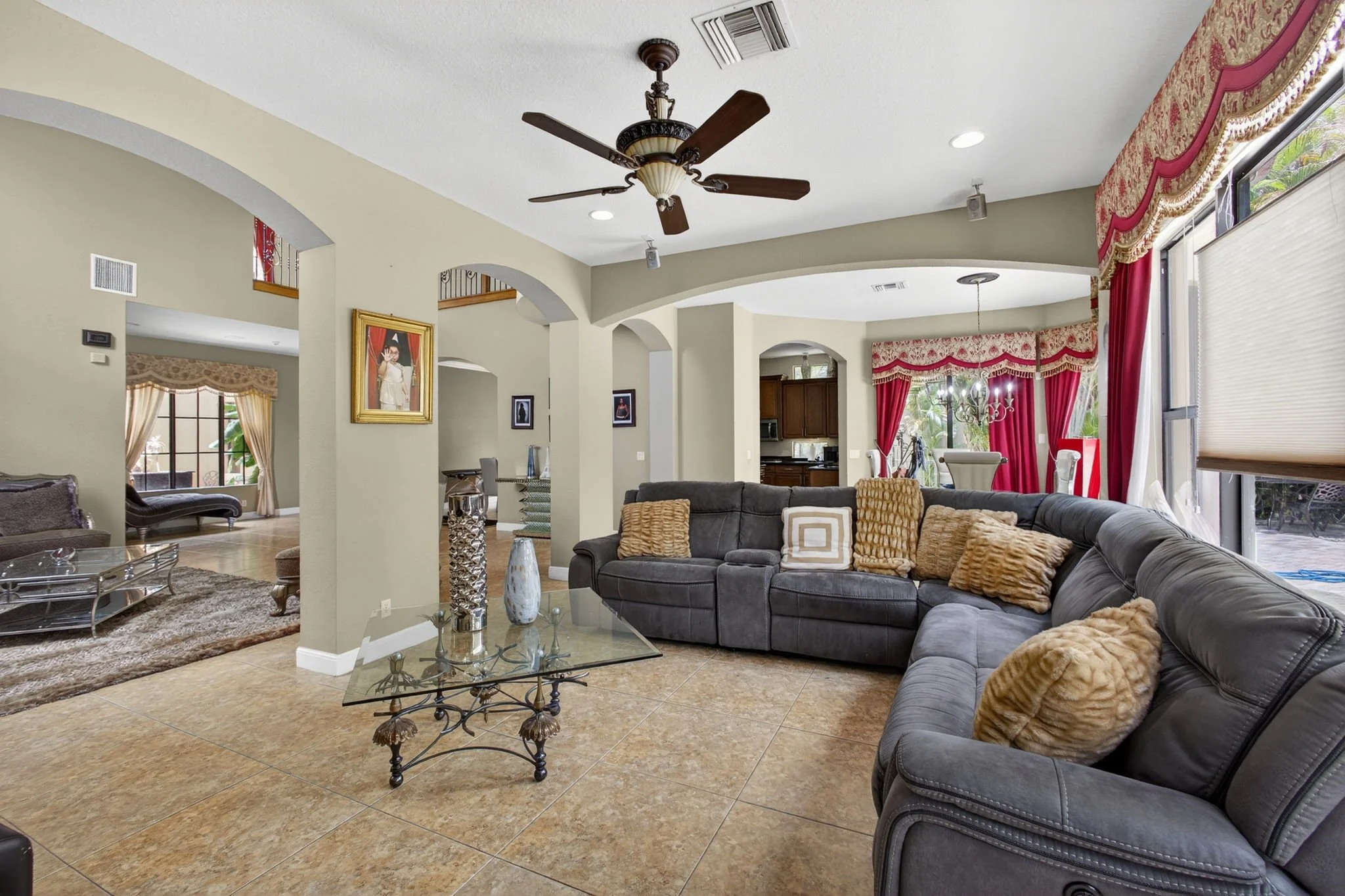 Family room 2