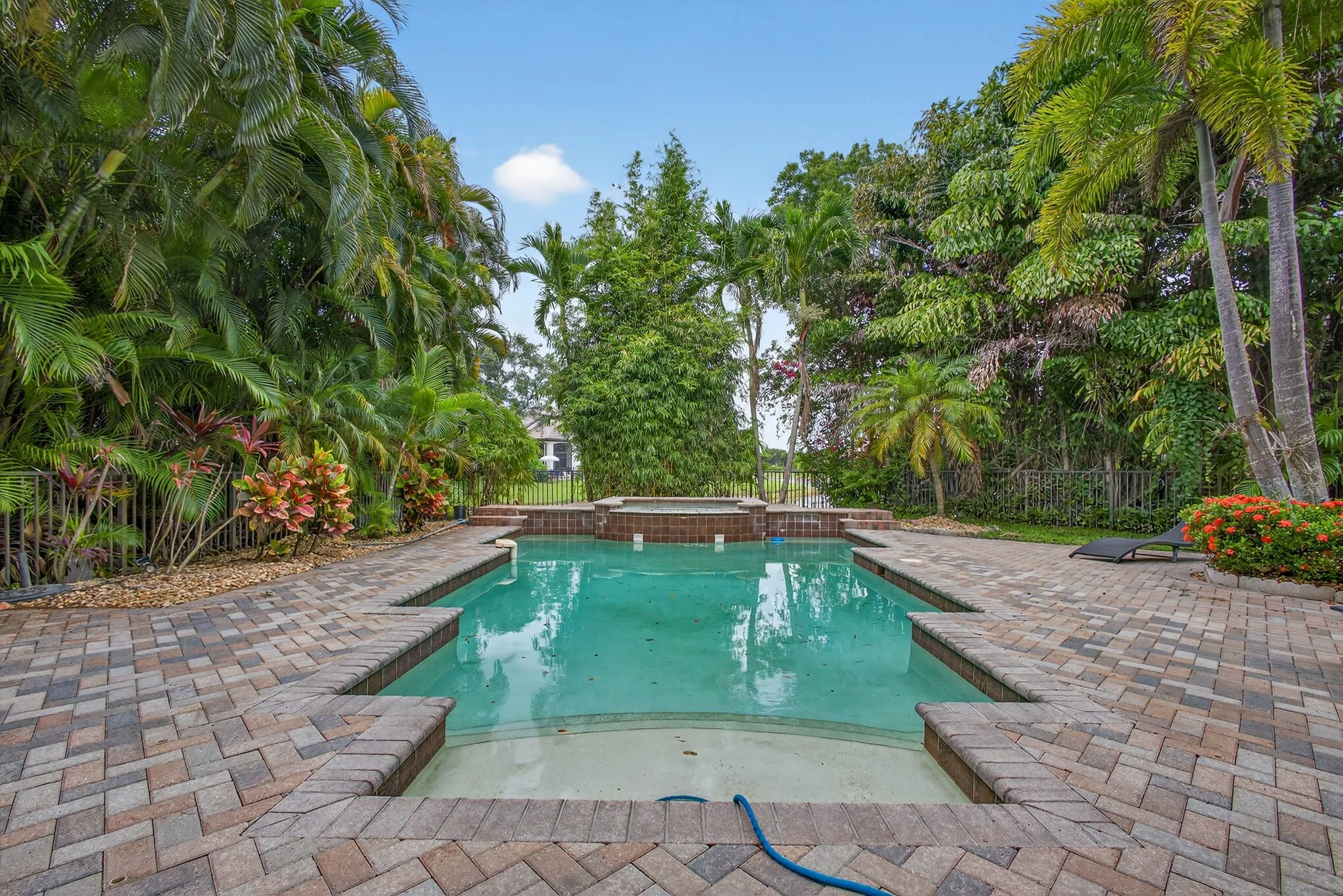 Pool — straight view
