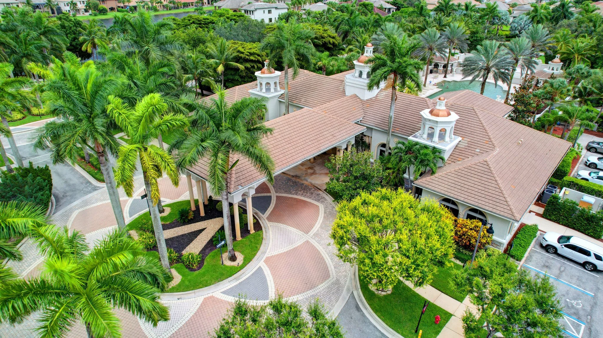 Versailles clubhouse aerial 4