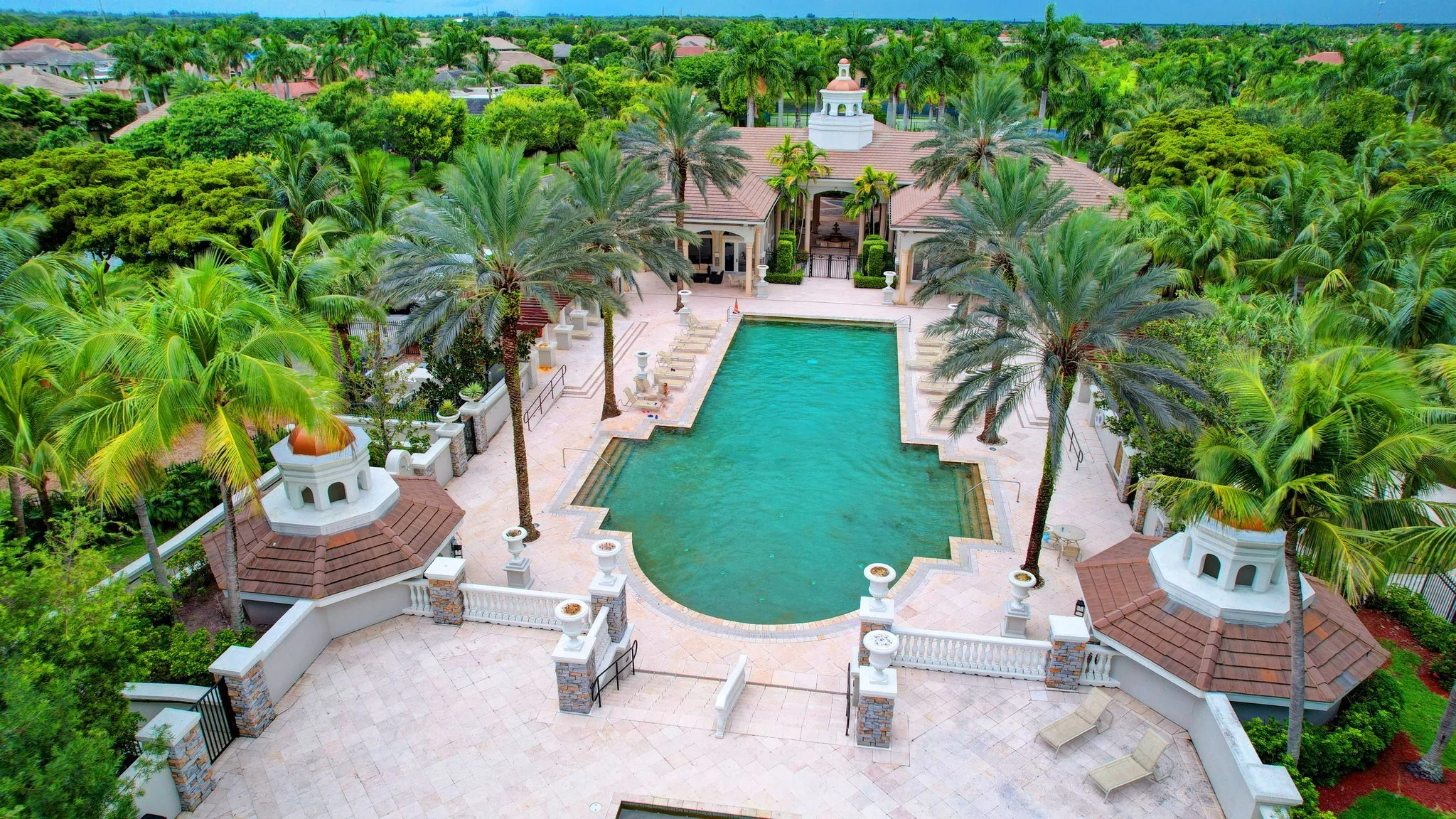 Versailles clubhouse aerial 2