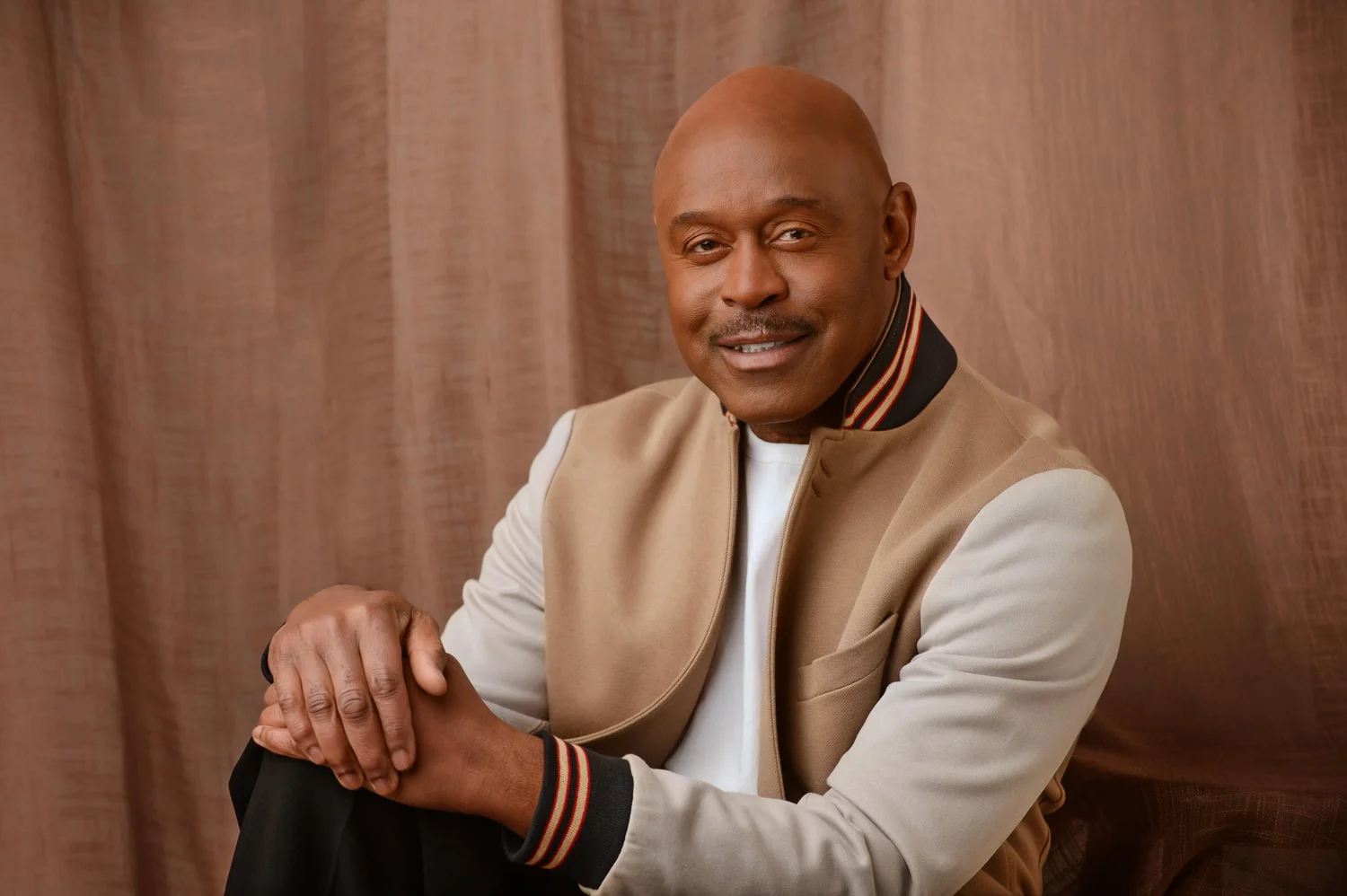 Tony Lindsay performing with the Soul Soldiers