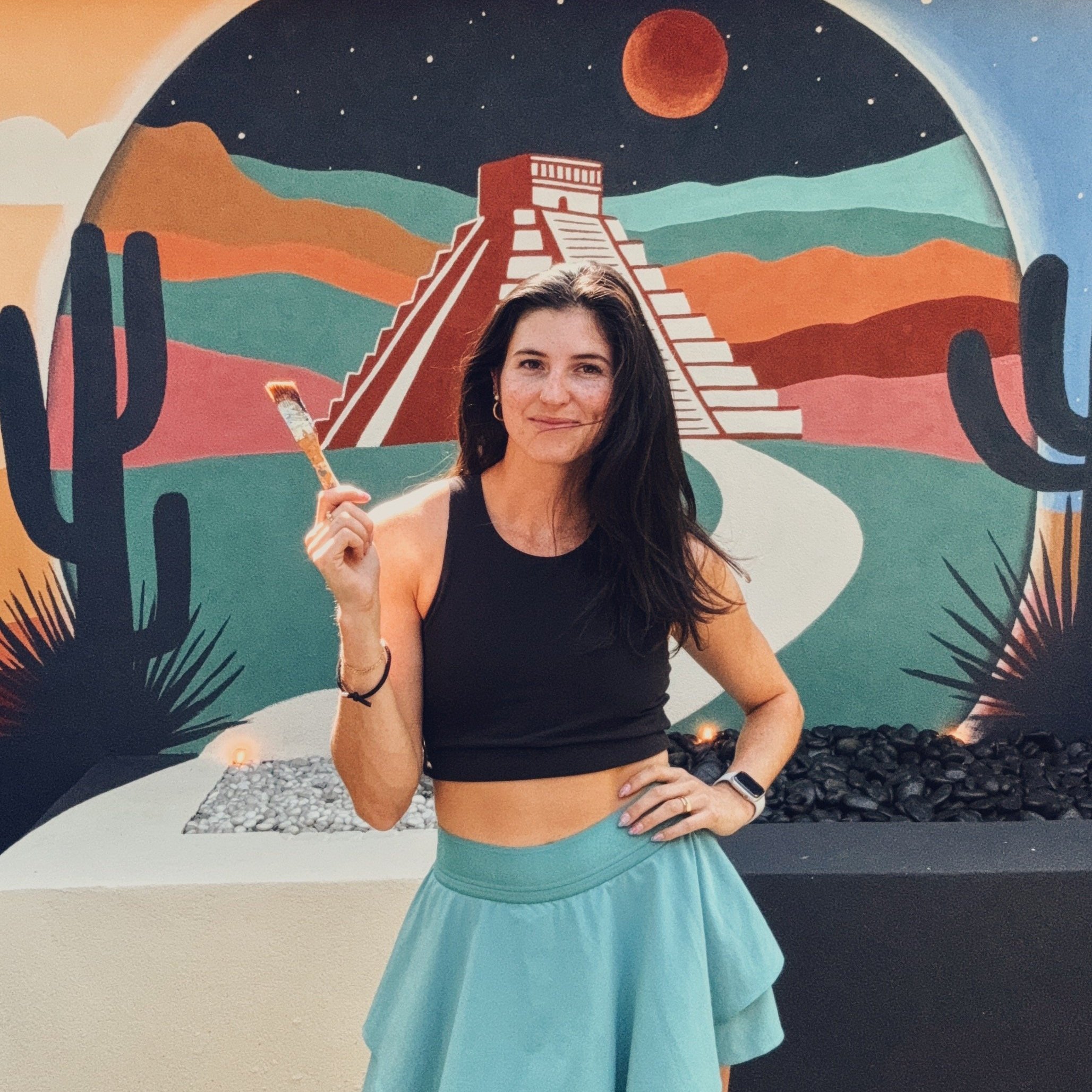 Bella Linchenko - Muralist & Interior Designer