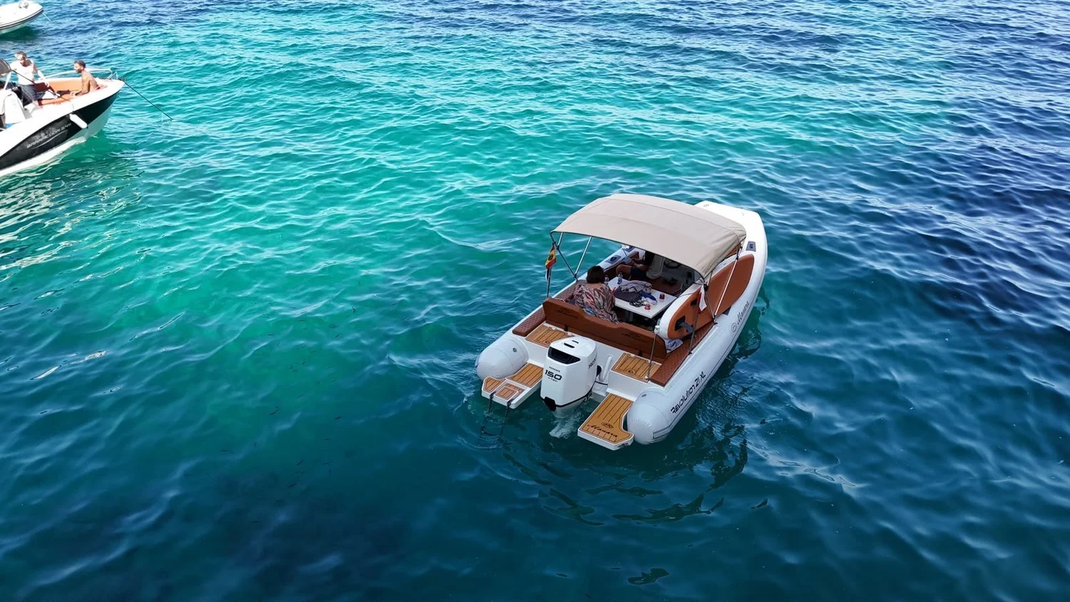 Manara Revolution 21 XL boat rental Mallorca
