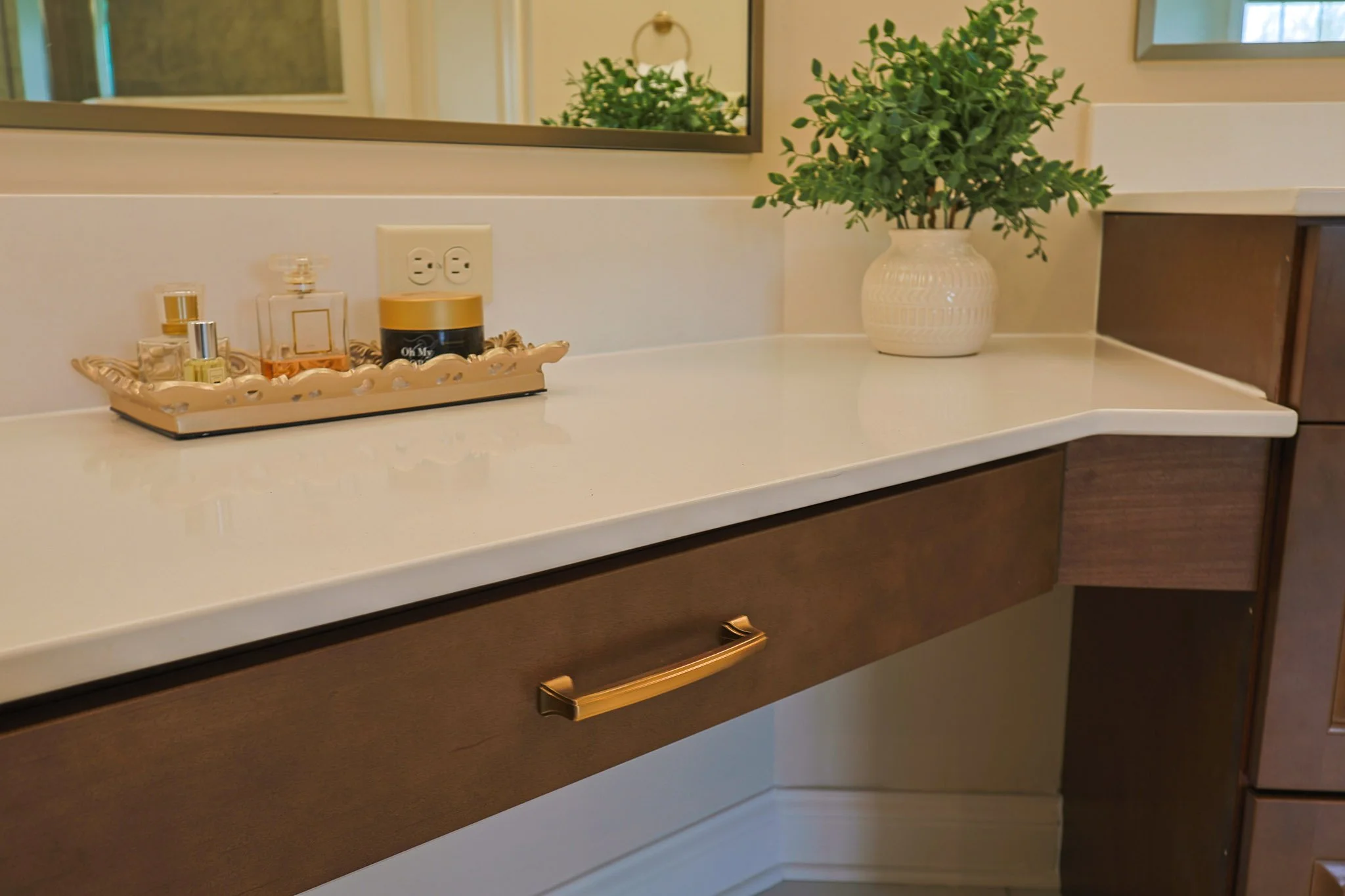 Remodeled interior with custom finishes in an Indianapolis-area home