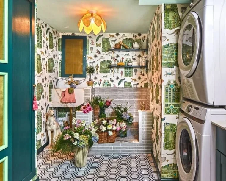 Tartan & Toile interior featured in The Hunt