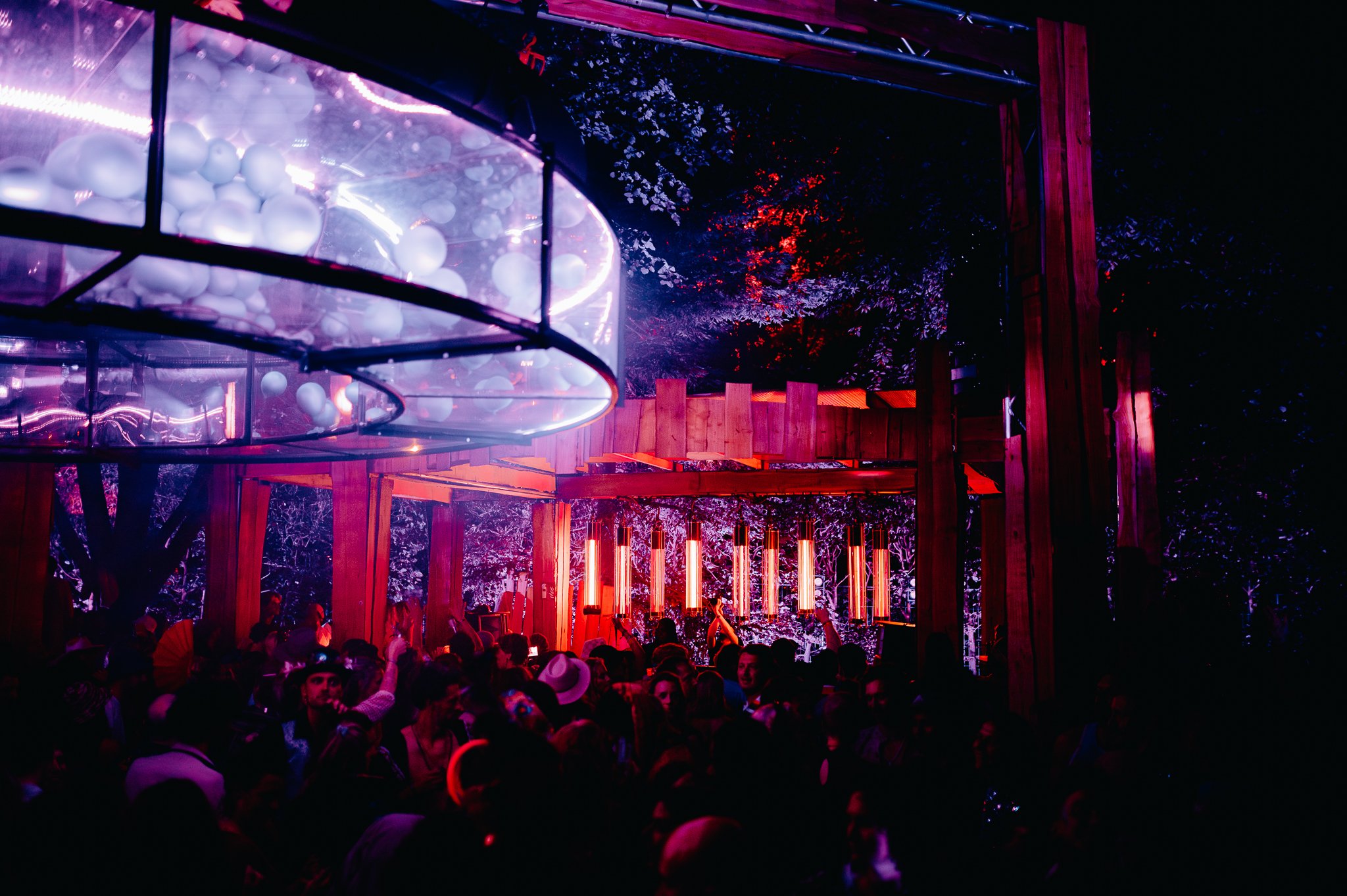 Woud stage — Featherlight and lighting design