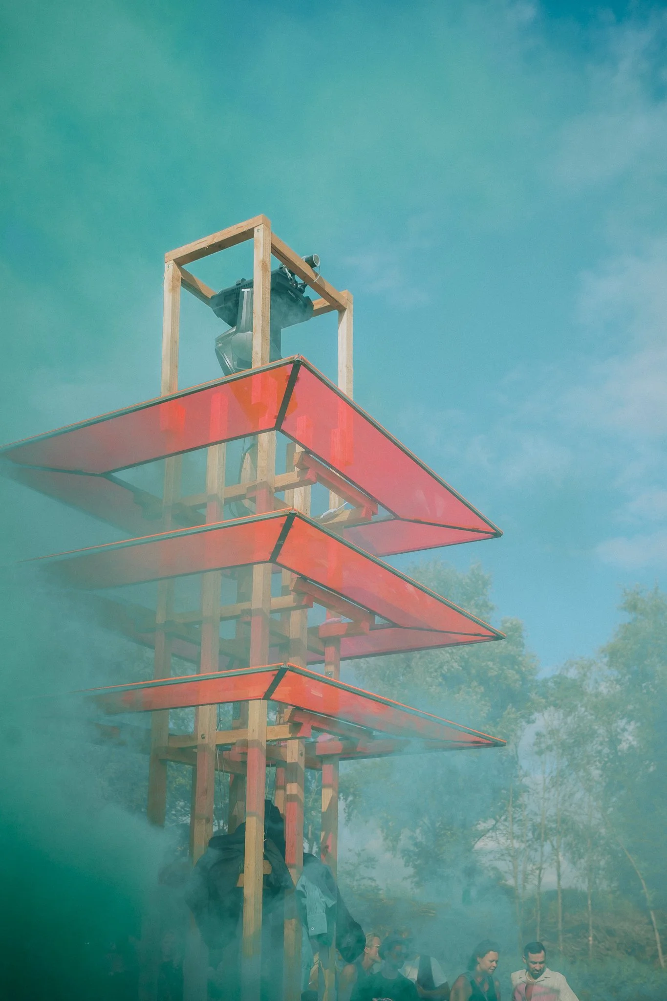 Bosburcht Zomer 2026 — De Vijver fluorescent tower
