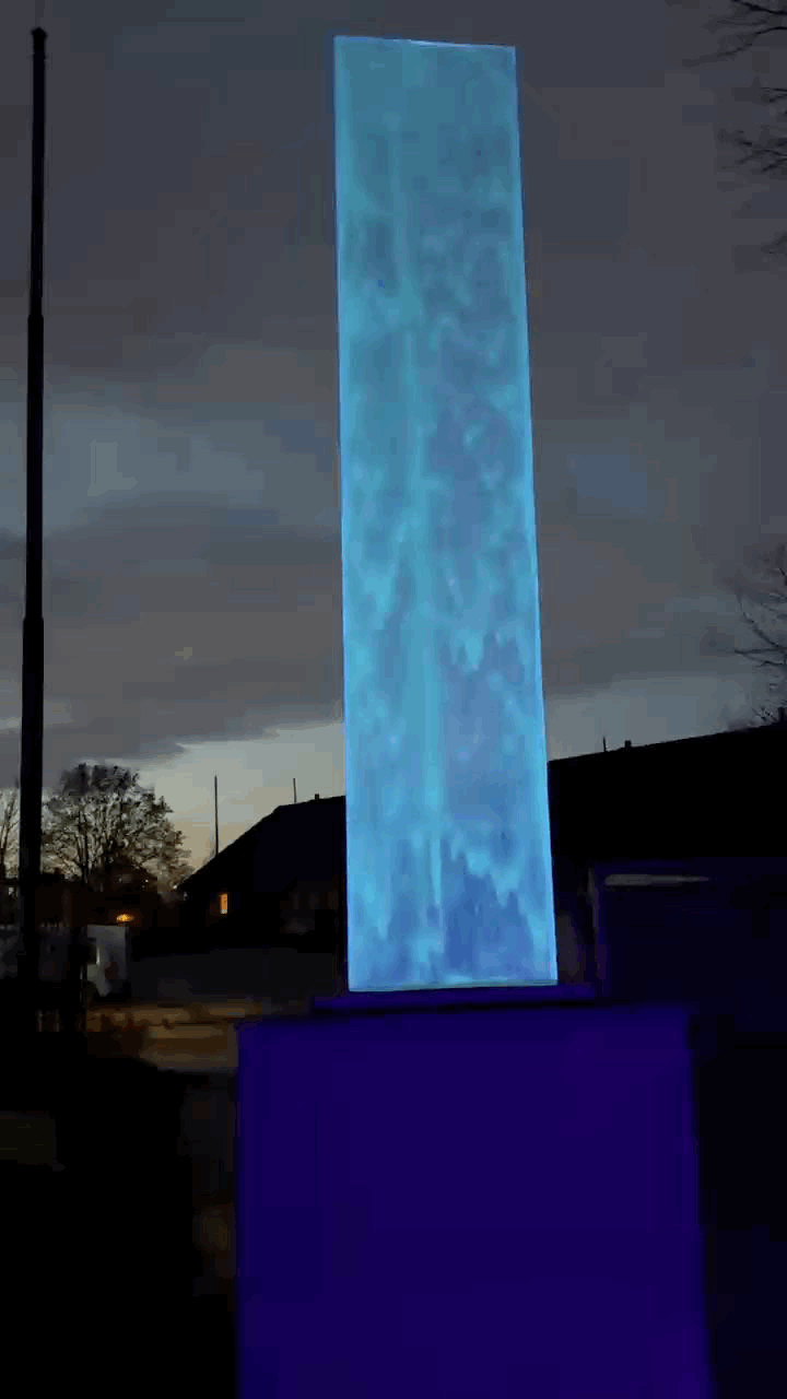 Bioluminescent Waterjets 2025 — flowing pigments and light