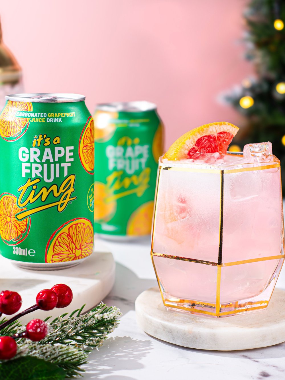 Grapefruit gin serve with cans