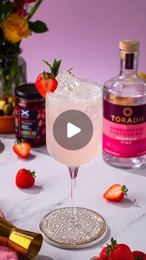 Cocktail serve three