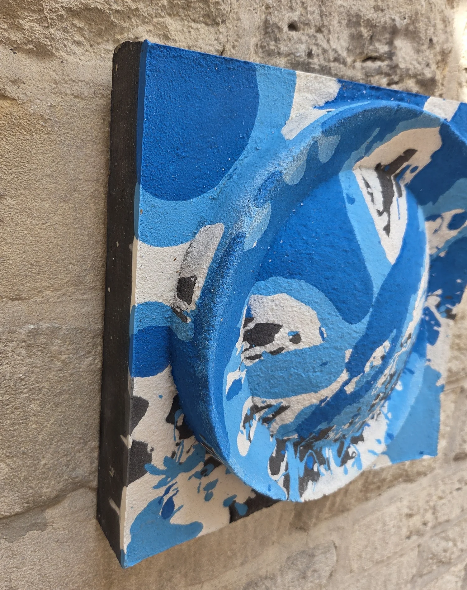 Crater Moon II - Blue Splash - styling inspiration 2
