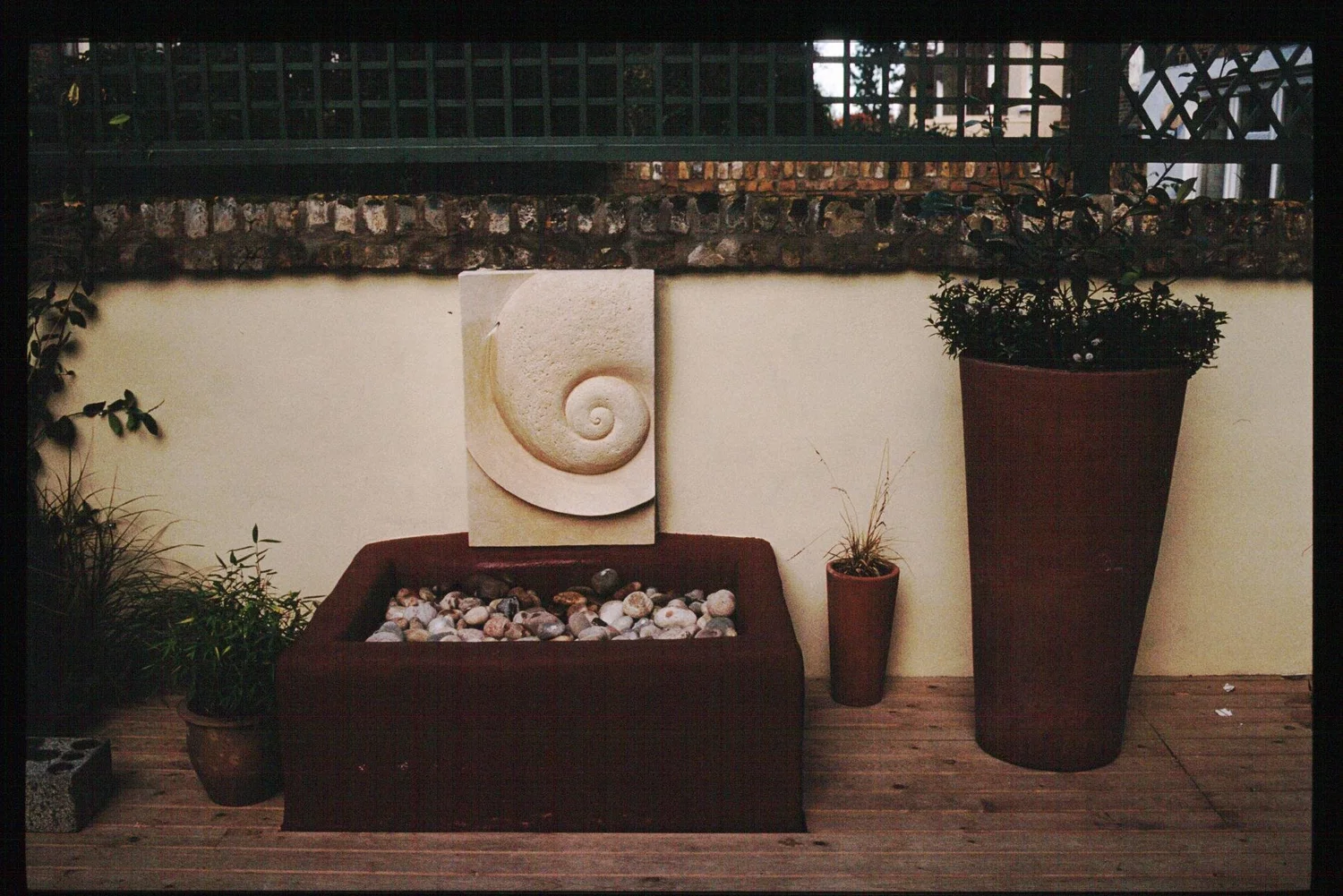 Battersea Shellmoon I - White - styling inspiration 1