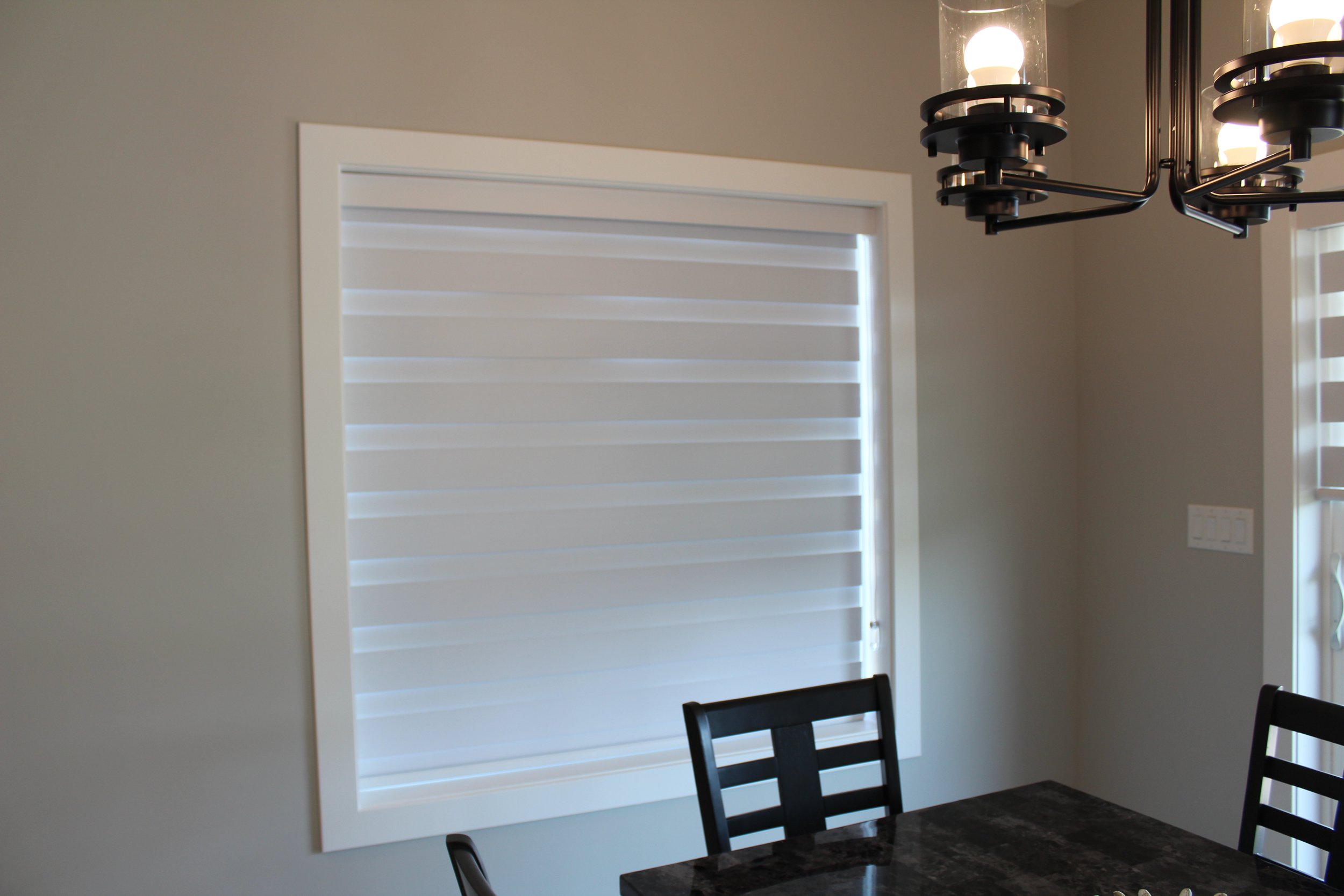 Aluminum venetian blinds ideal for kitchens and offices