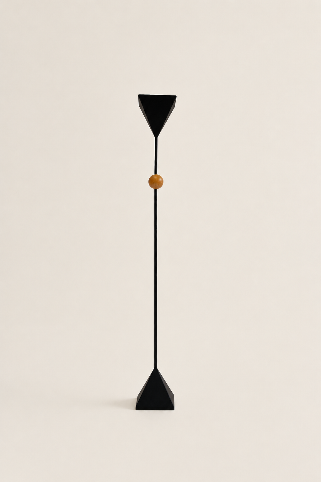 Jóia F in black painted steel