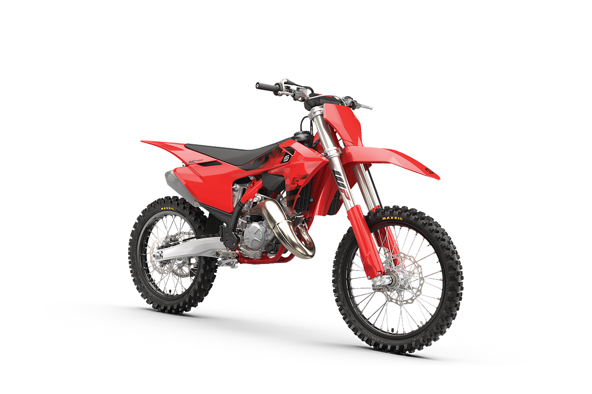 2027 GASGAS MC 125 Front ¾ view