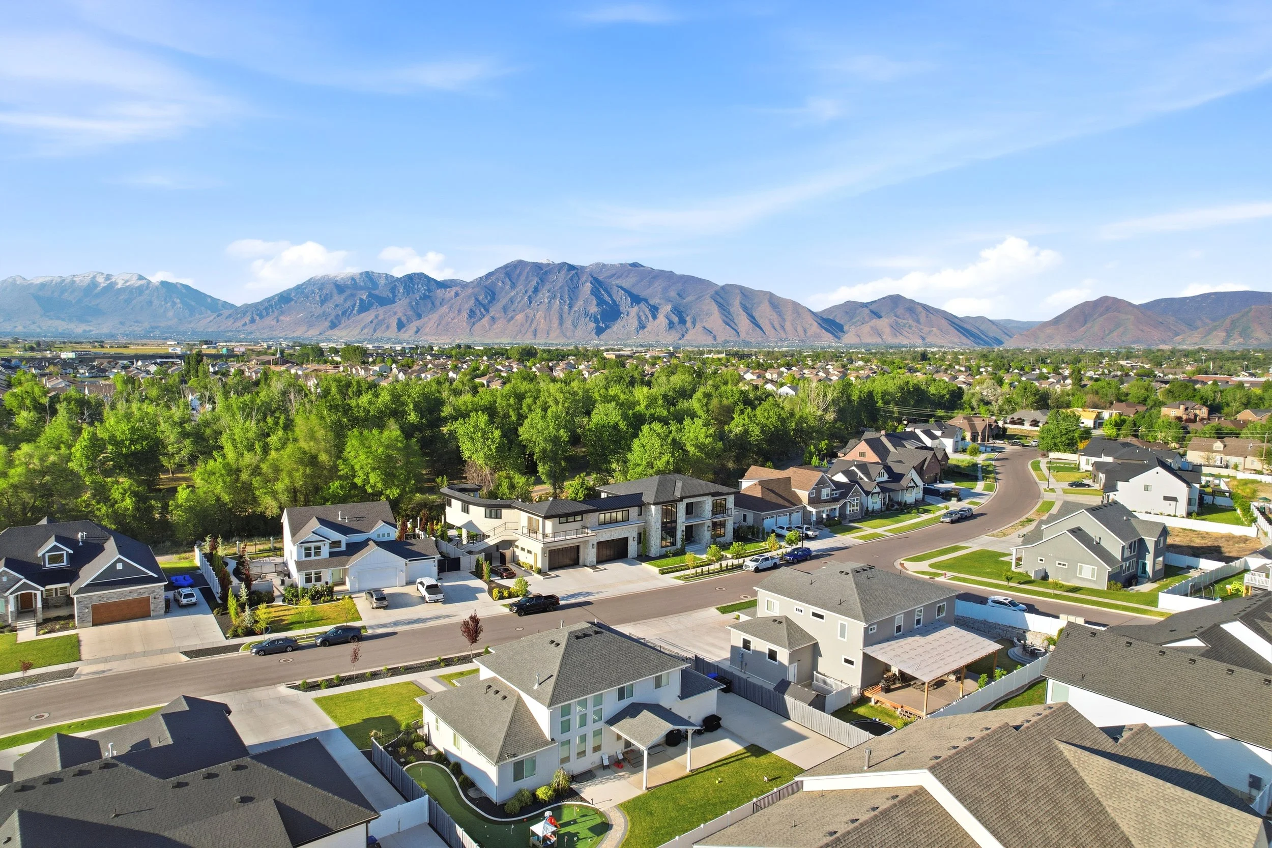 Spanish Fork Utah neighborhood streets beneath the Wasatch mountain backdrop