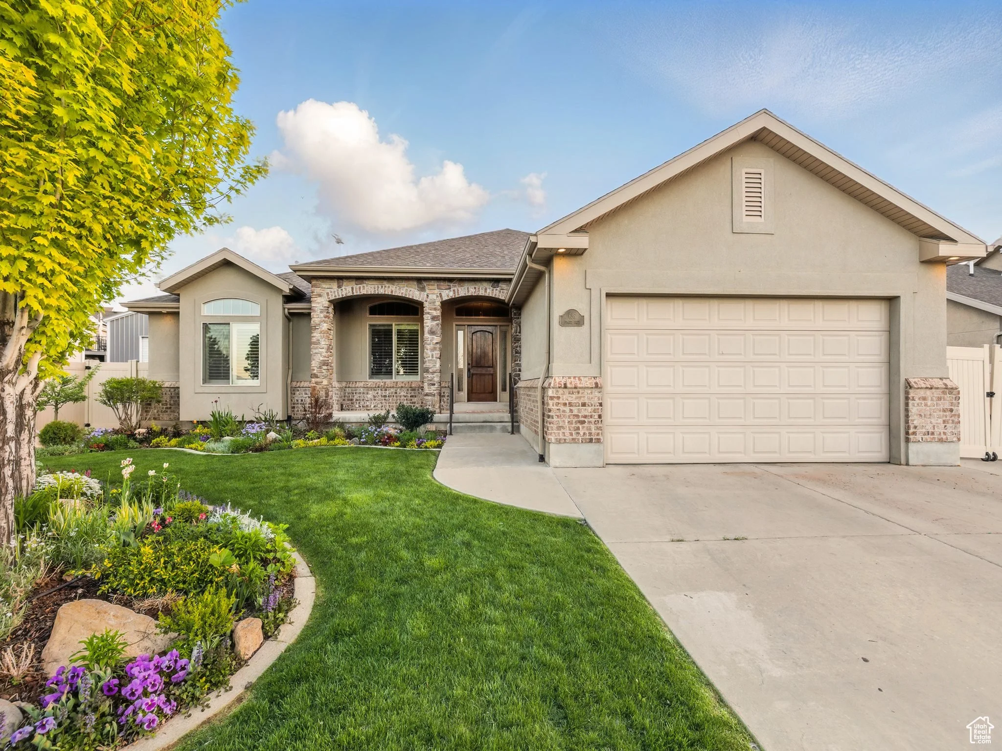 Traditional rambler at 636 Quartz Drive Santaquin Utah