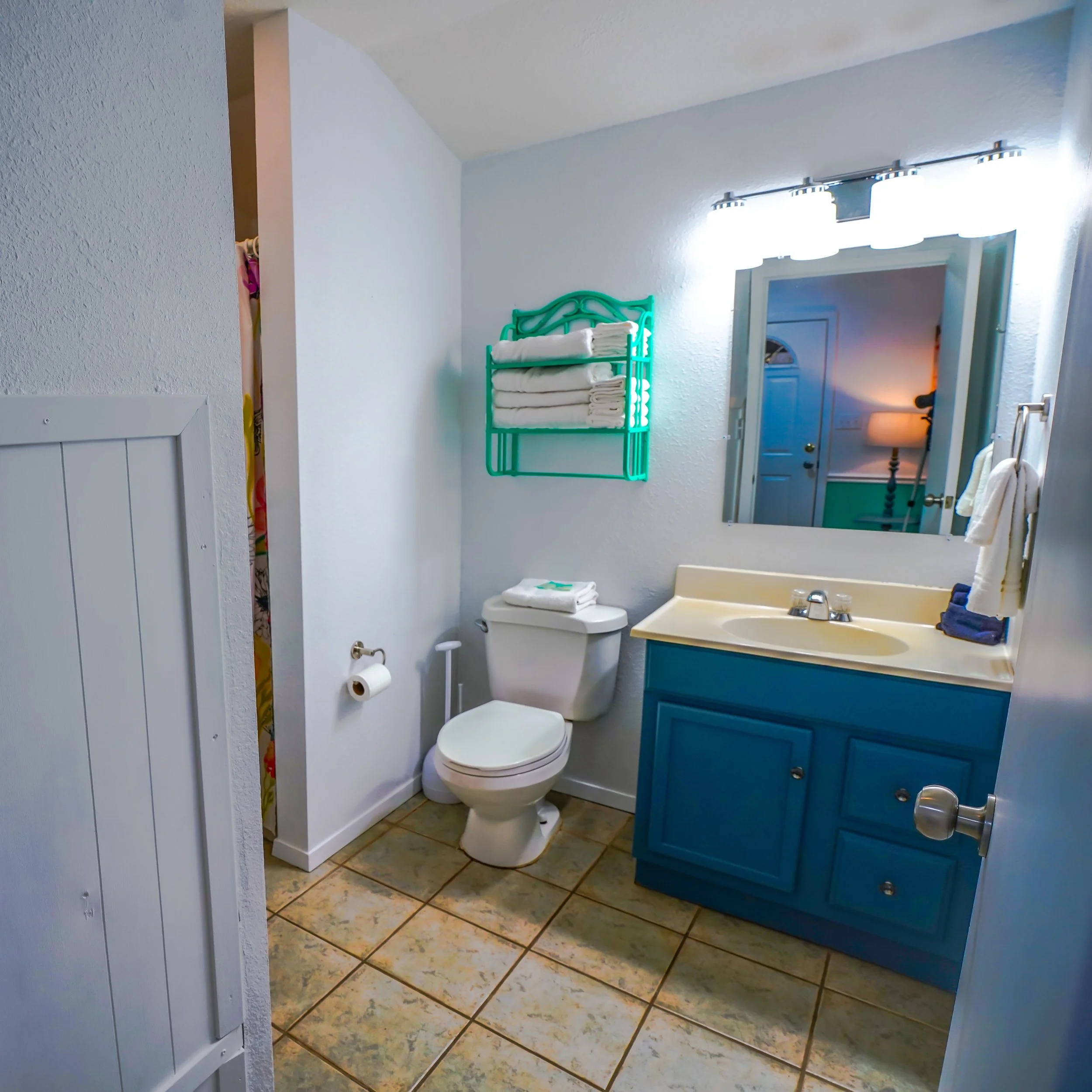 Holiday Hills Cabin in the woods comfort room