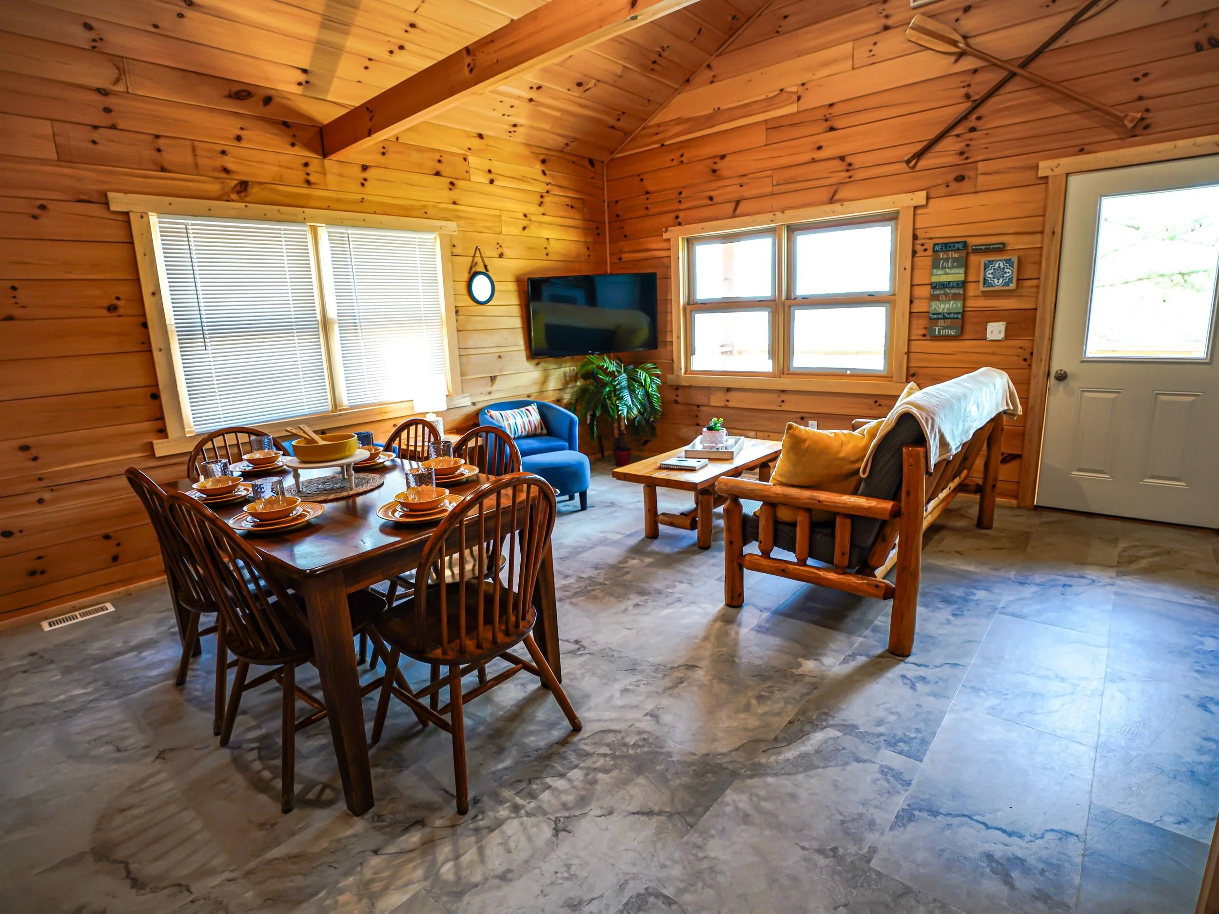 Holiday Hills Log Cabin kitchen and living room 
