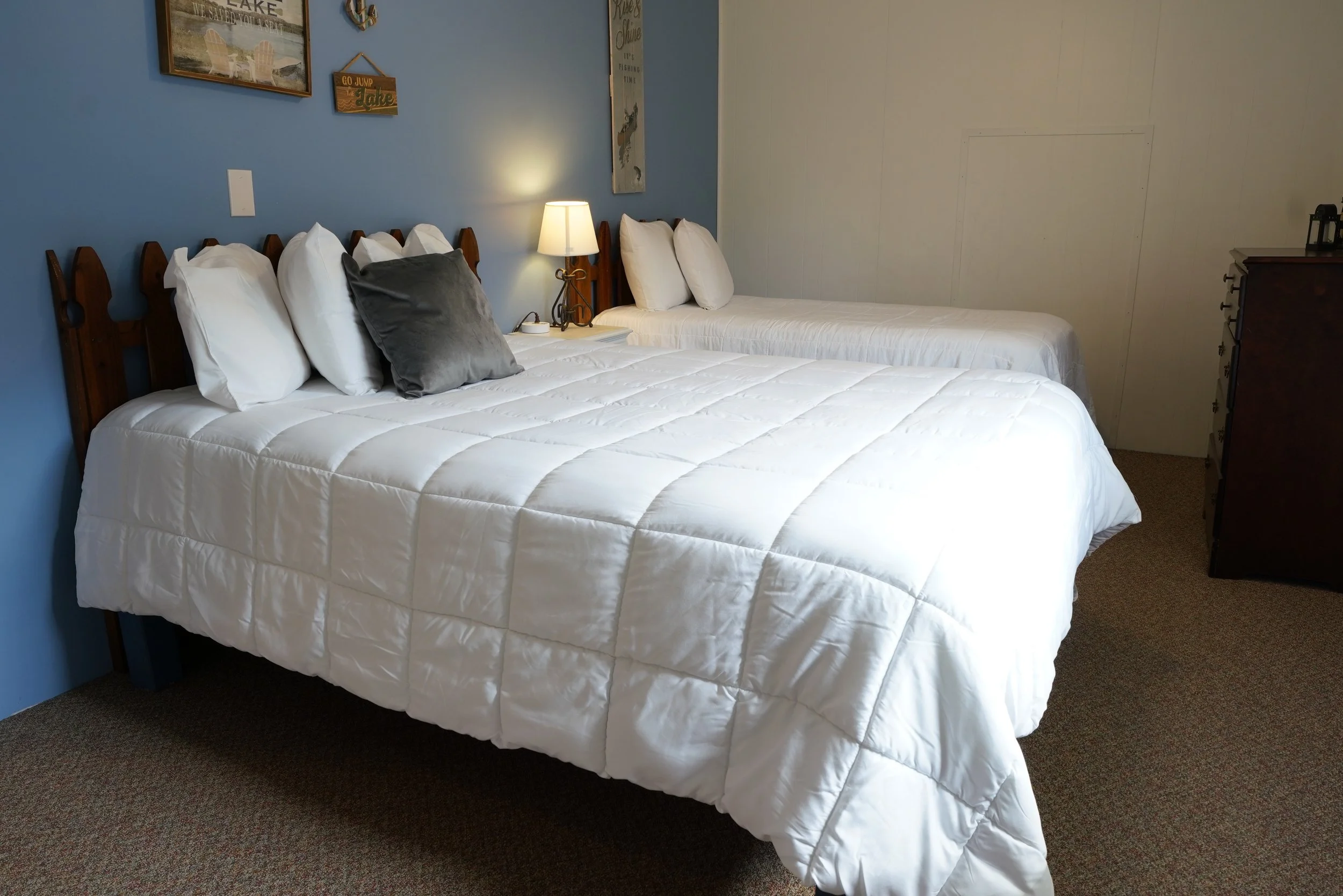 Holiday Hills townhouse 2 and 4 full bed