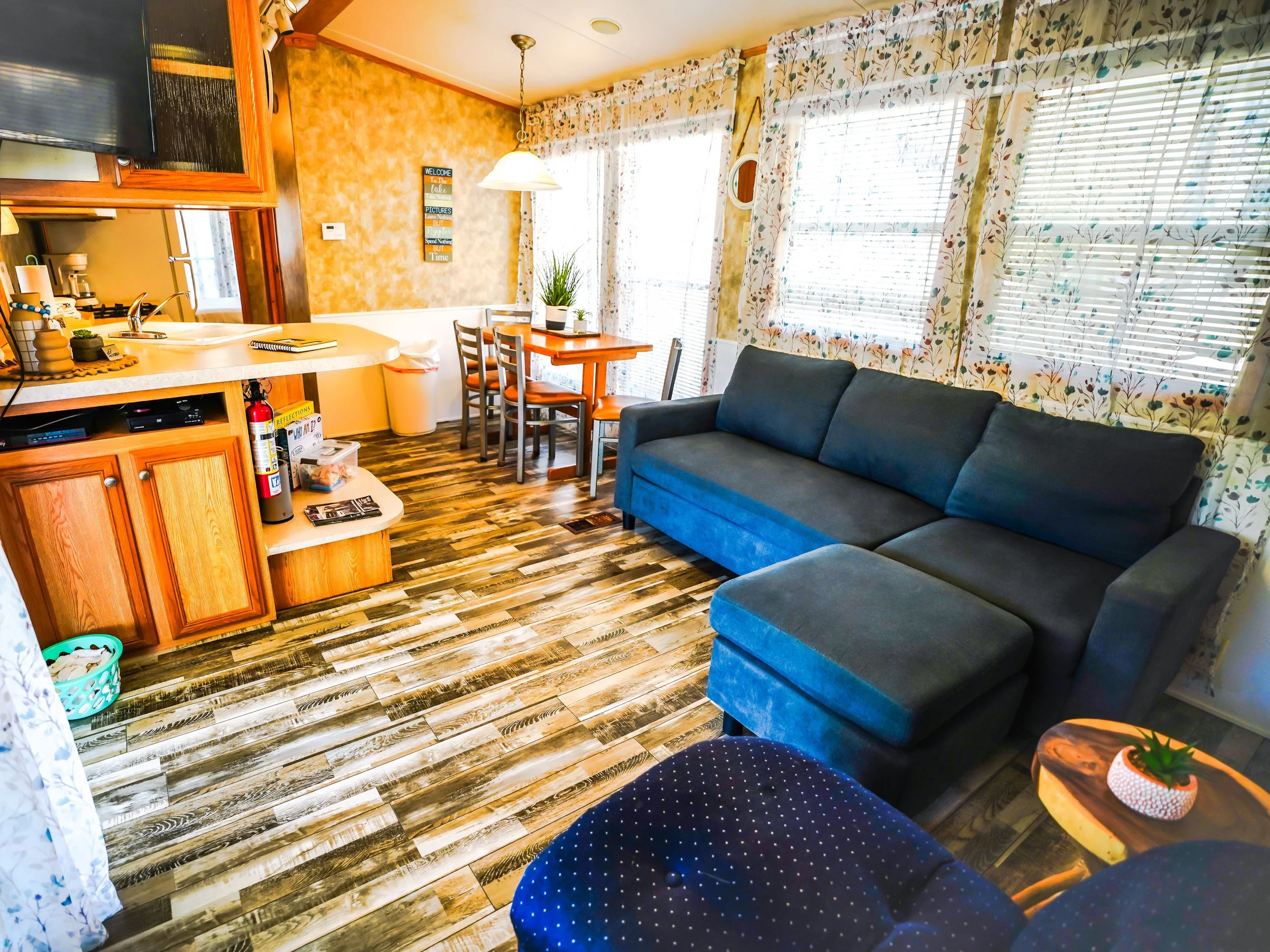 Holiday Hills Lakeside Place 1 Living Room