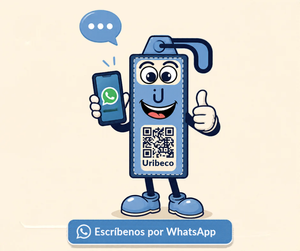 Beco, la mascota de Uribeco, con un celular de WhatsApp