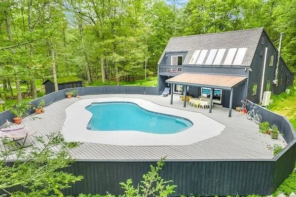 Pool in Kingston