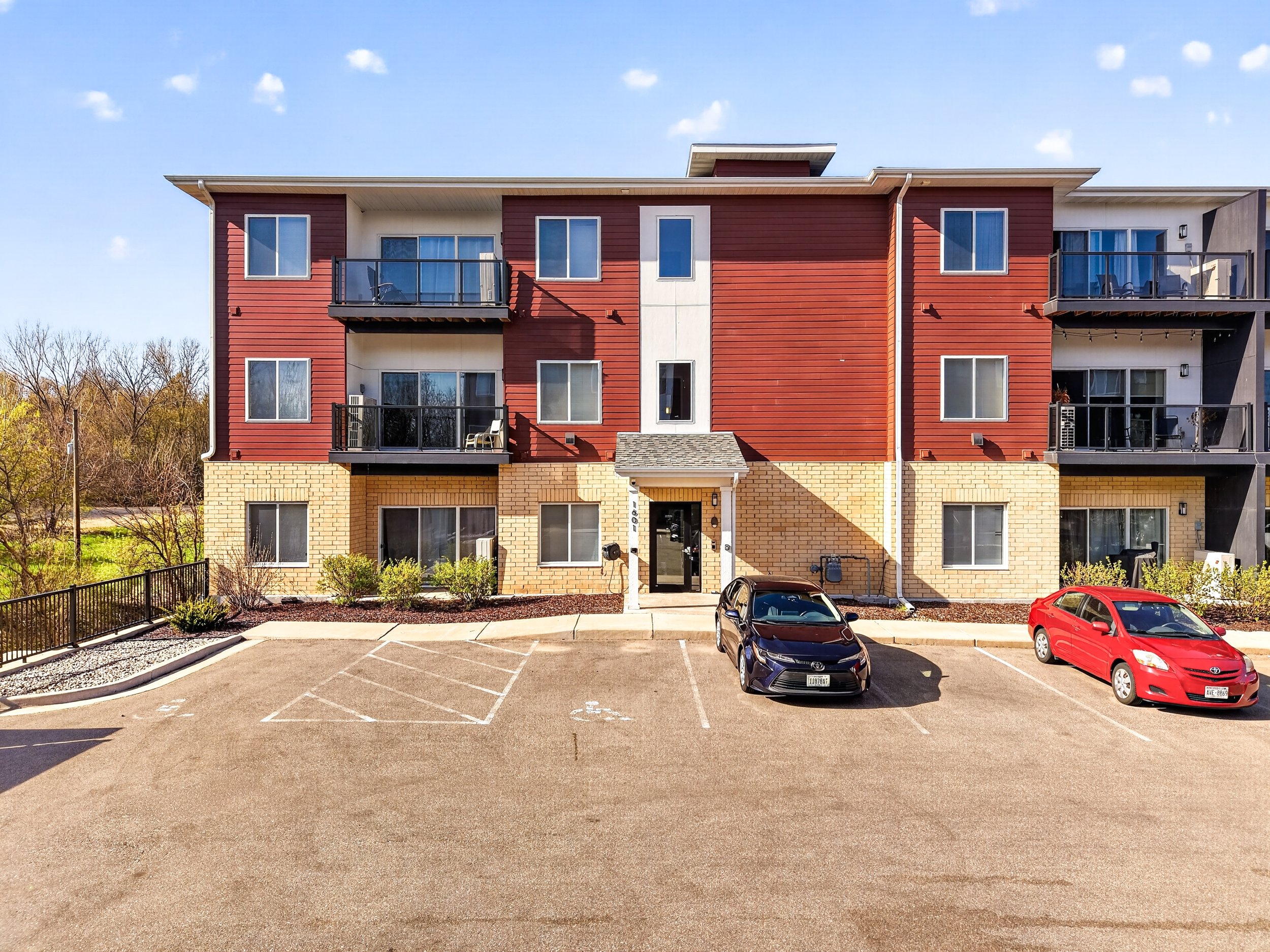 Cottage Grove condo