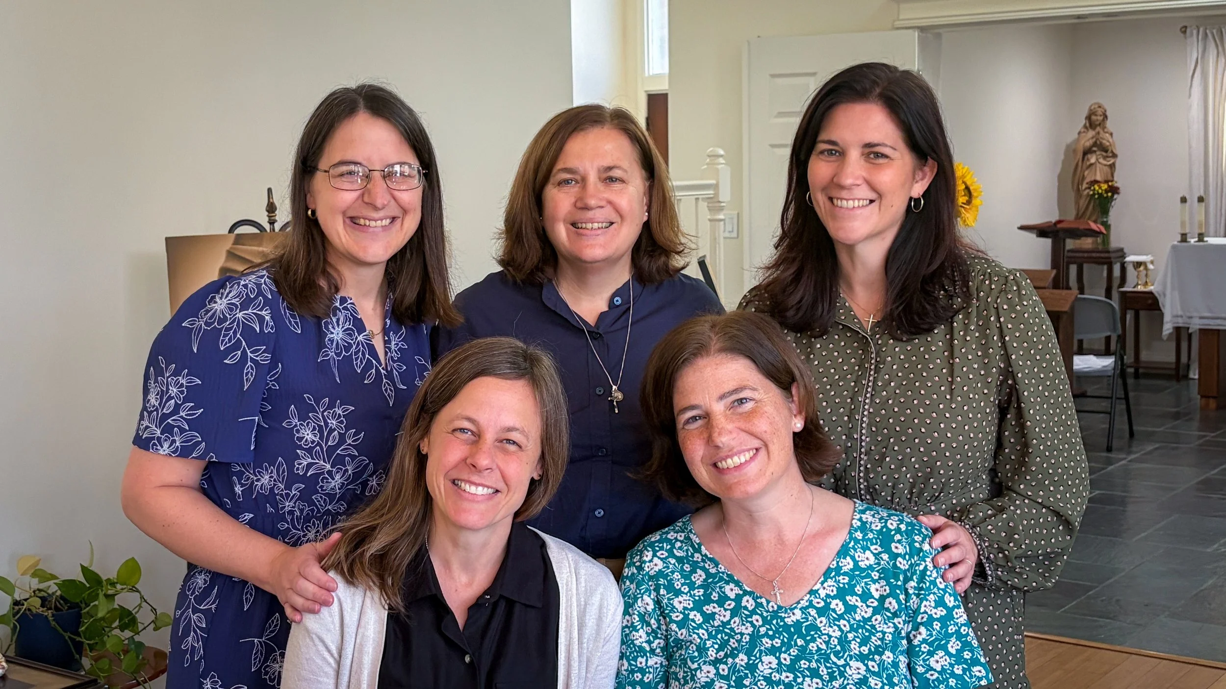 Consecrated Women of Regnum Christi together