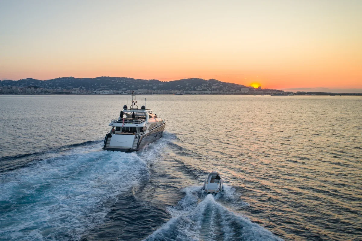 Book a motor yacht