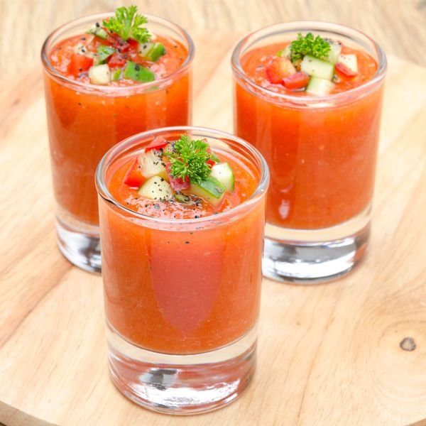 Gaspacho cucumber tomato basilic