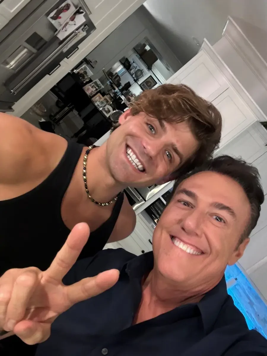 Two cast members taking a selfie