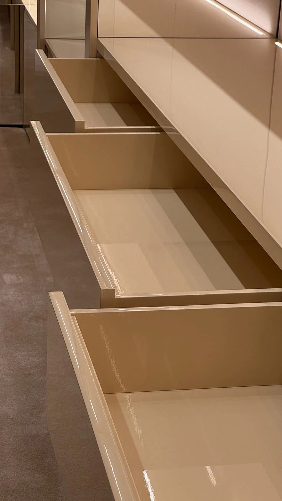 Open lacquered drawers
