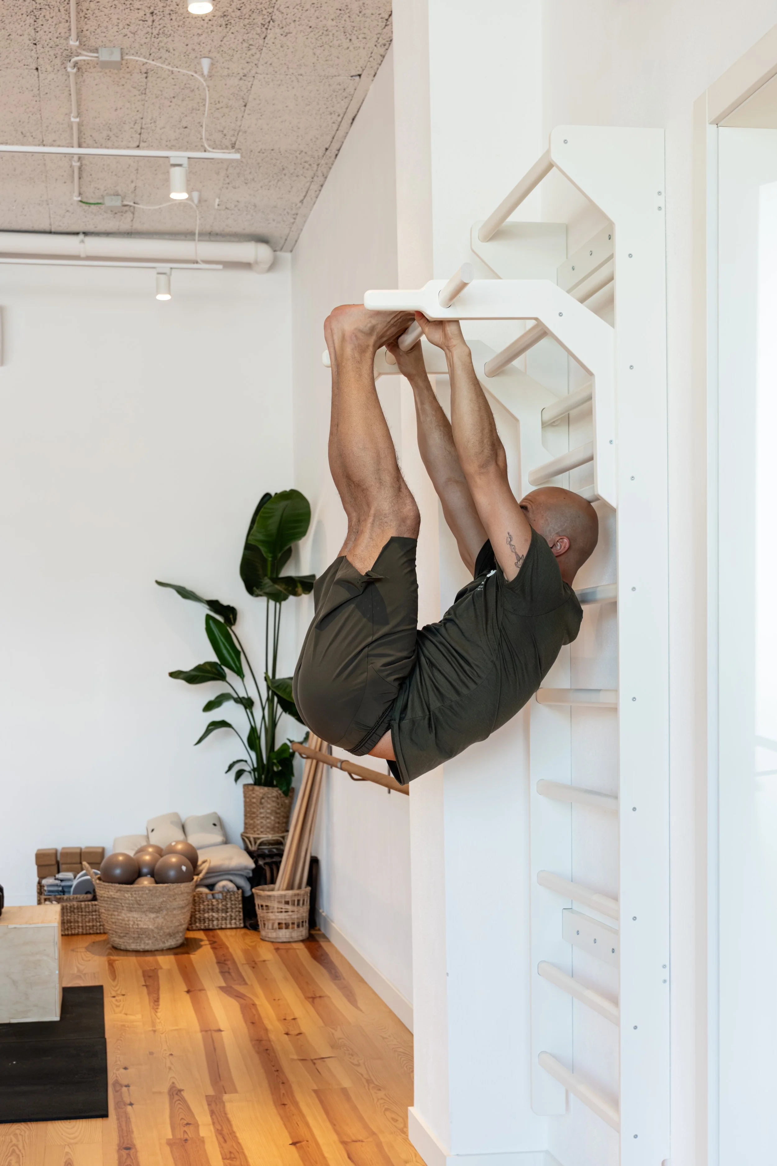 Treino funcional com exercícios de alongamento no Plenum Studio, Lisboa