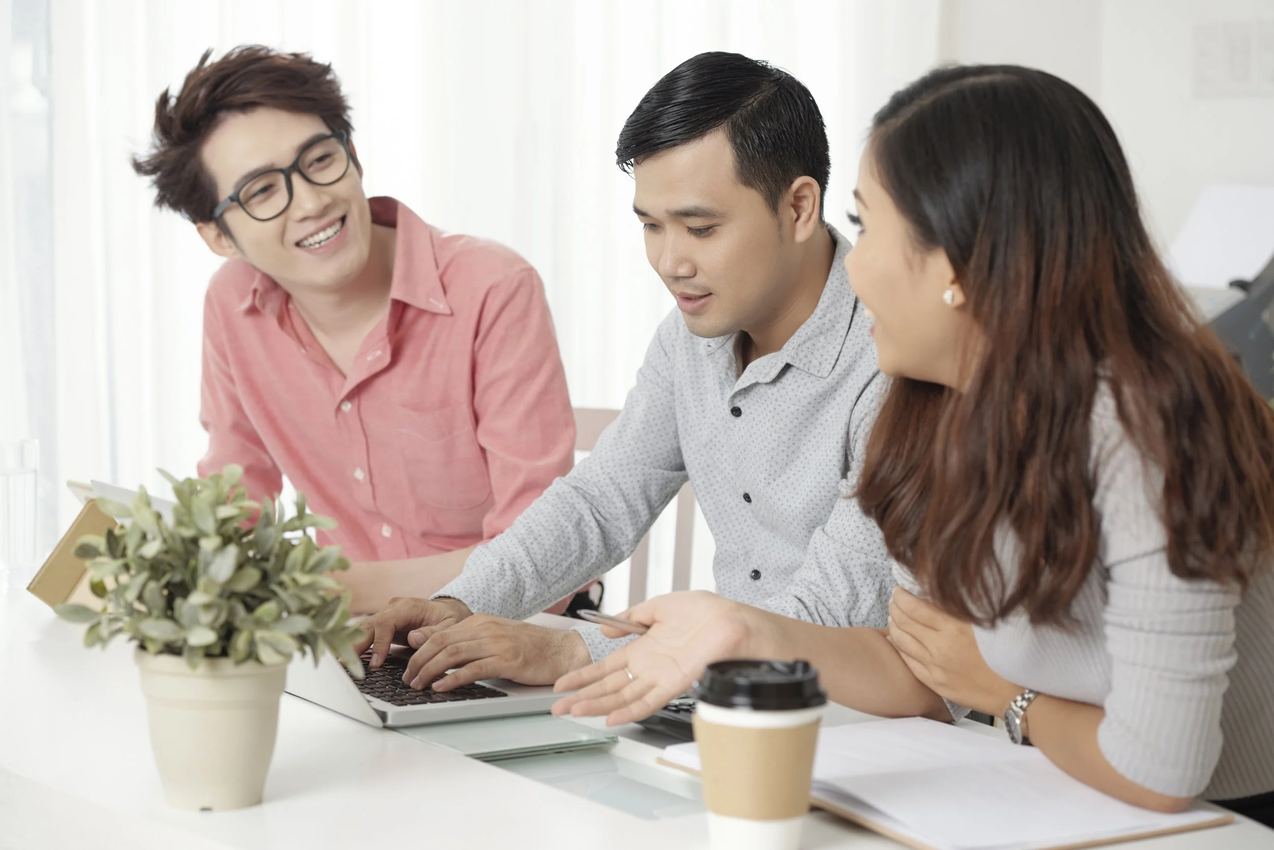 Technical consultant identifying the issue and engagement goals