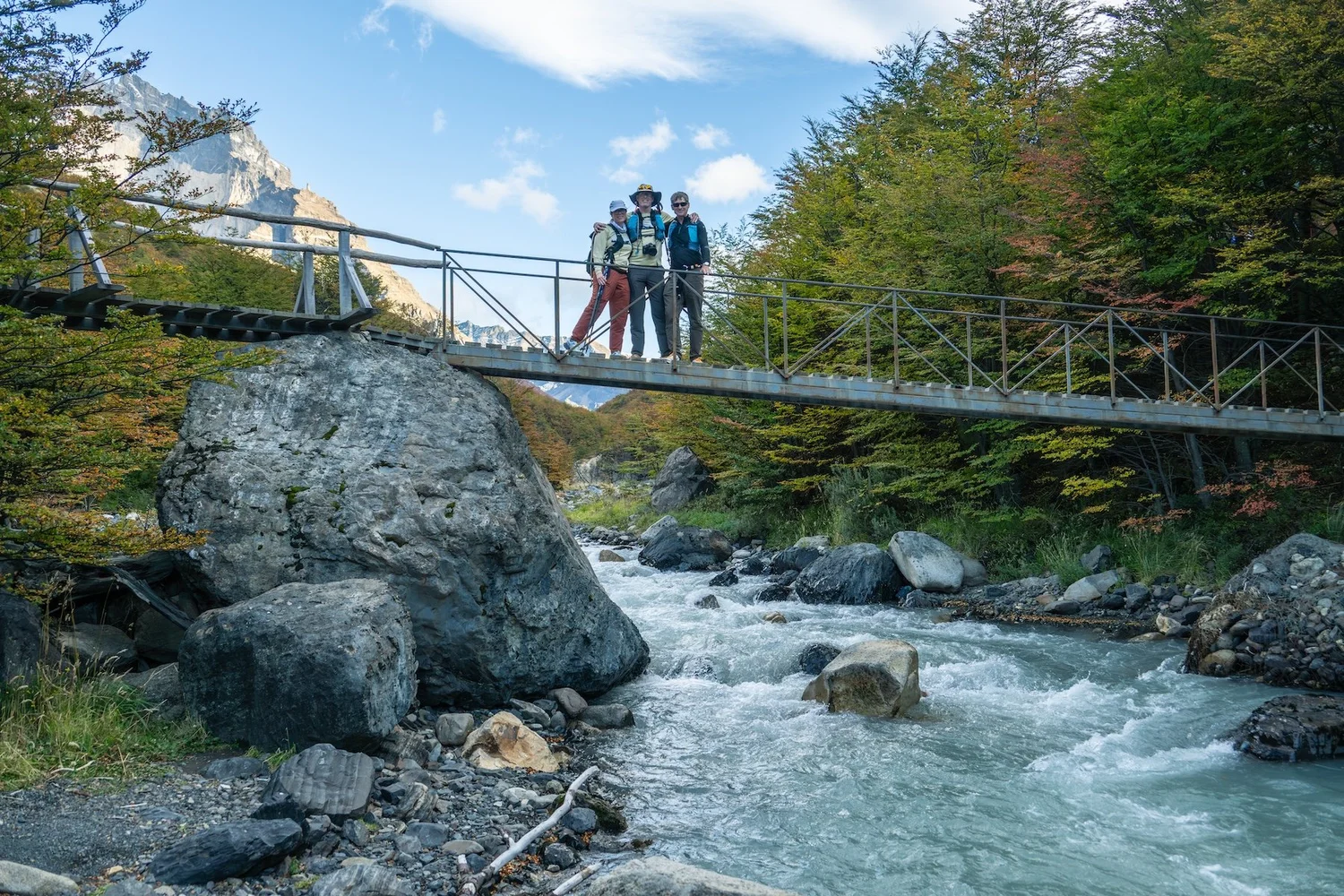Crossing the suspension bridge over the Ascencio river