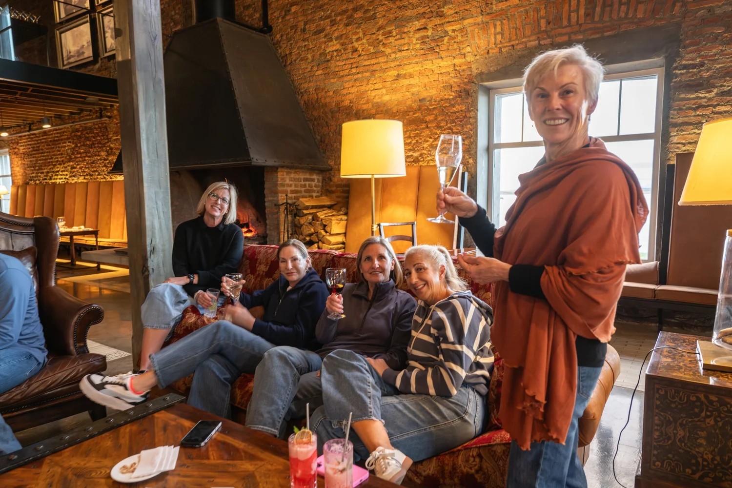 A toast in the lounge at the end of the trek