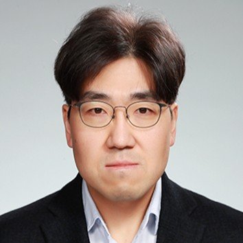 Kyungjong Lee