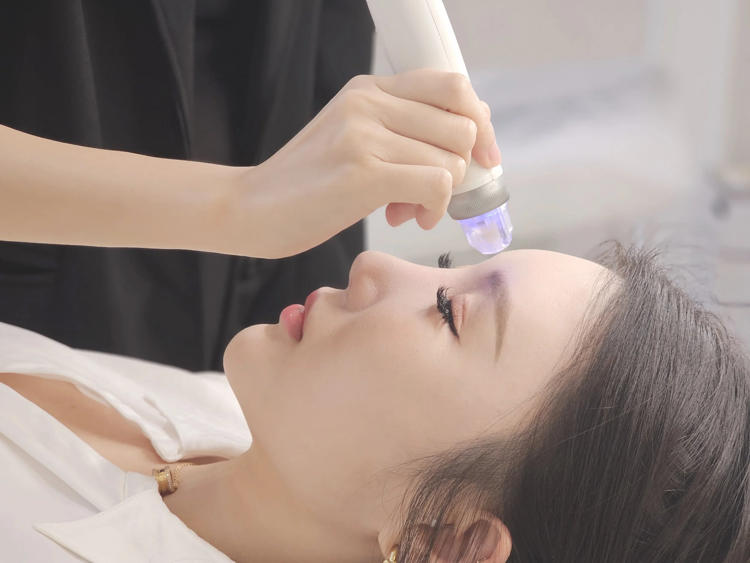 Brow Microneedling Growth Booster treatment detail