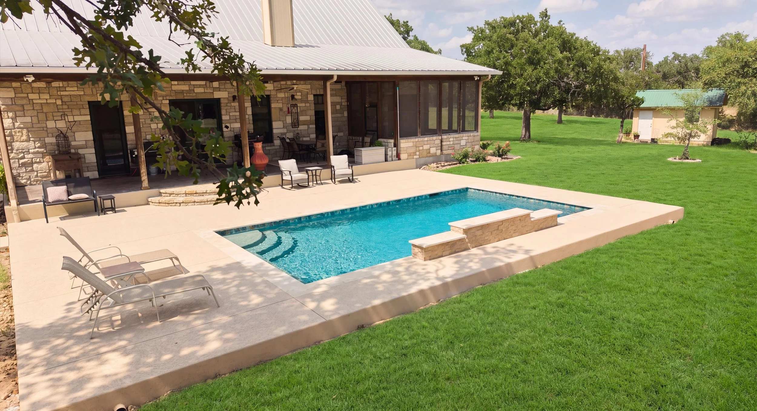 Pool and spa with home — Luckenbach residence Kingsland TX