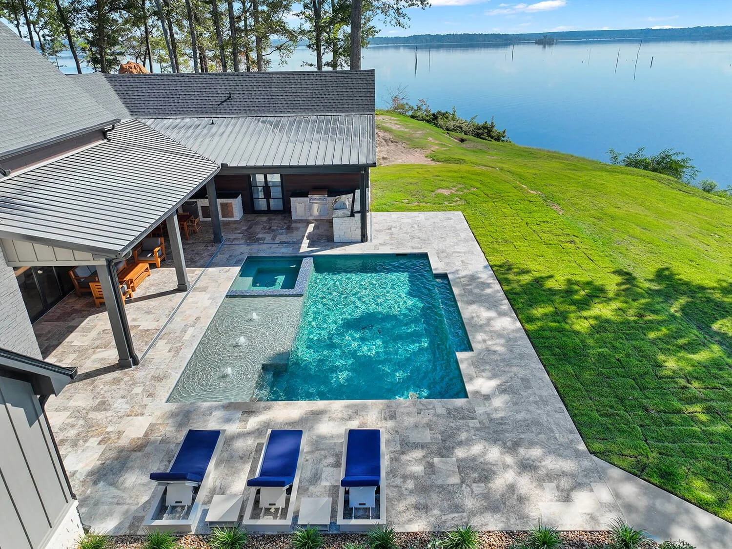 Luxury gunite pool by Aqua Logistics Custom Pools serving Beaumont and Jefferson County, Texas