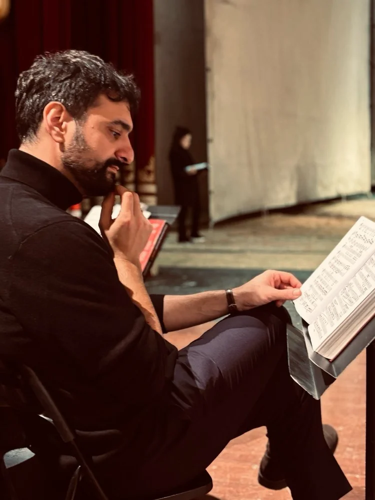 In rehearsal for Falstaff, Bari
