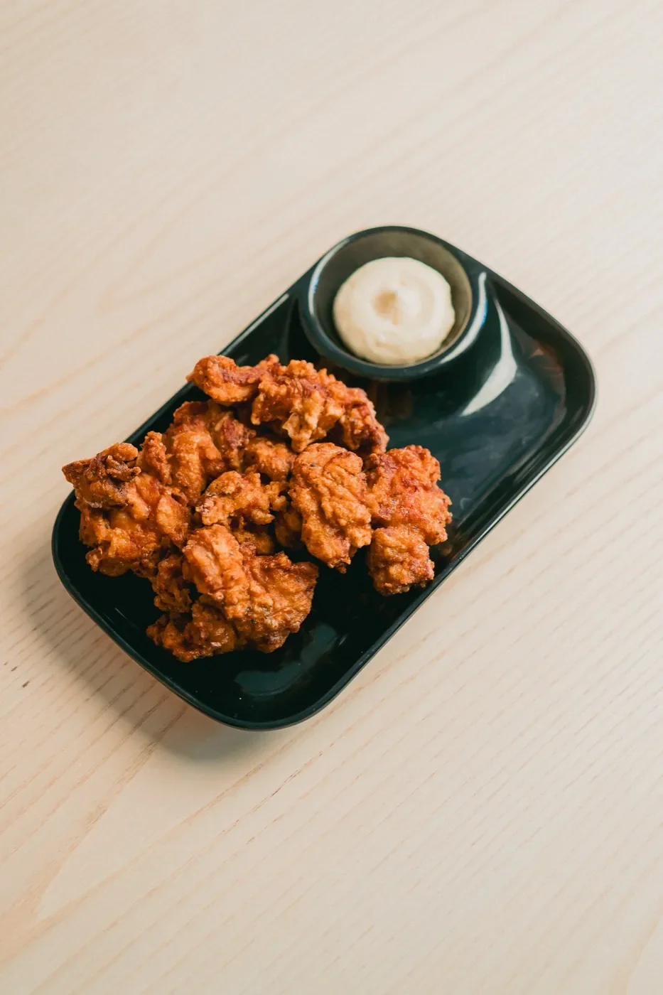 Karaage fried chicken with dipping sauce