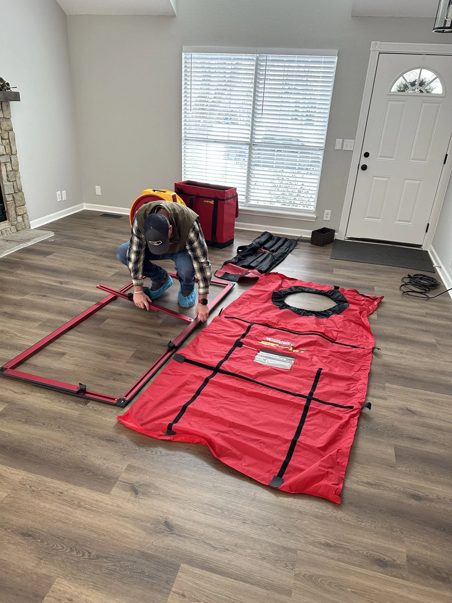 Setting up the RetroTec blower door frame