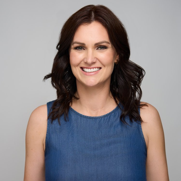 LinkedIn headshot Austin - female executive
