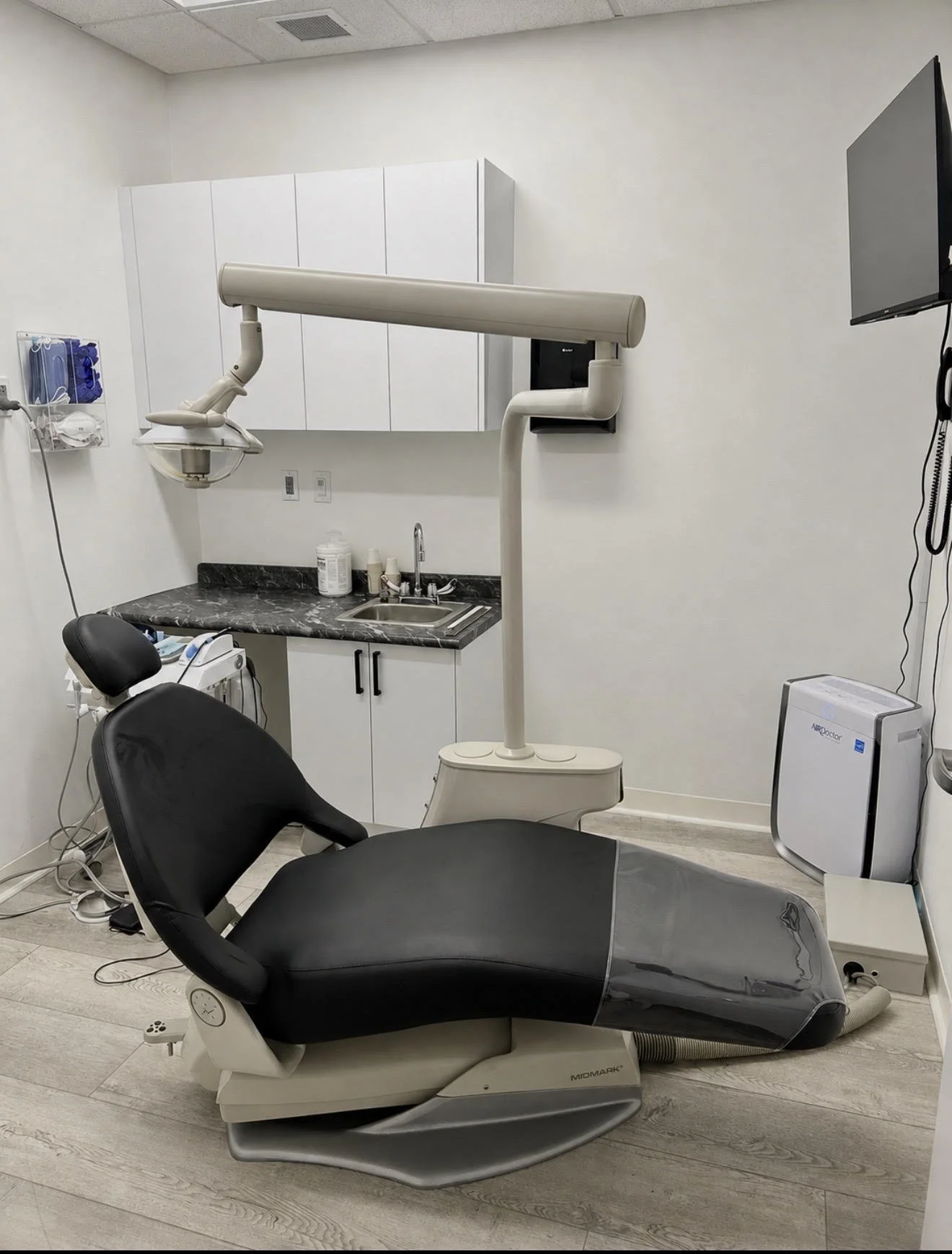 The treatment room at Infinity Smile Dental Hygiene Studio, Village of Taunton Mills, Whitby