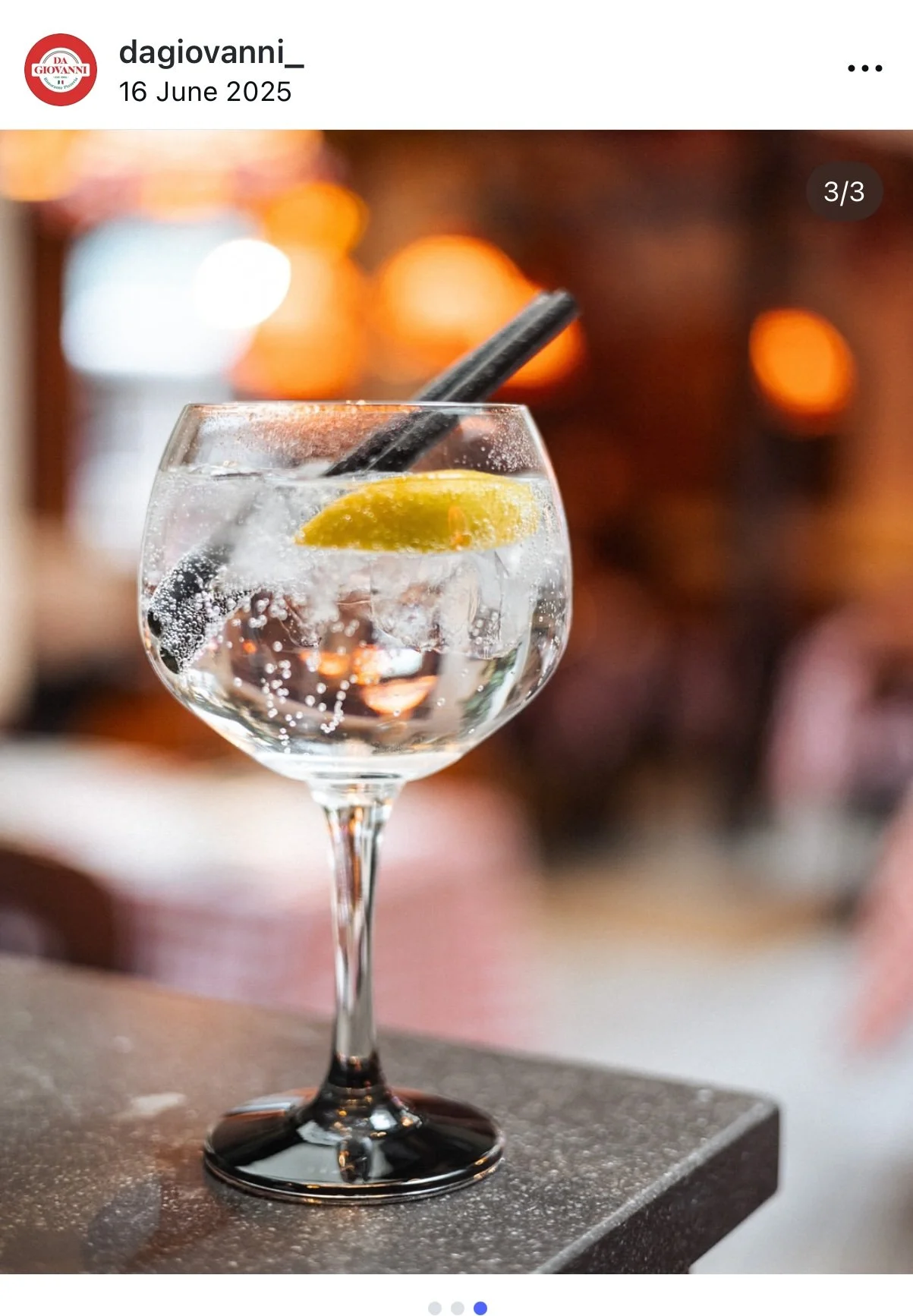 Beverage photography of a gin cocktail with lime